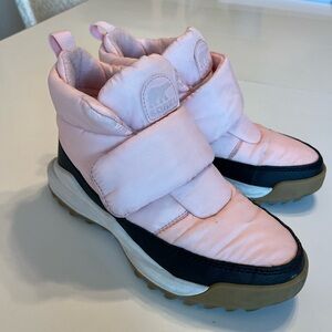 7.5 Sorel Pink Puffy Booties Ona RMX